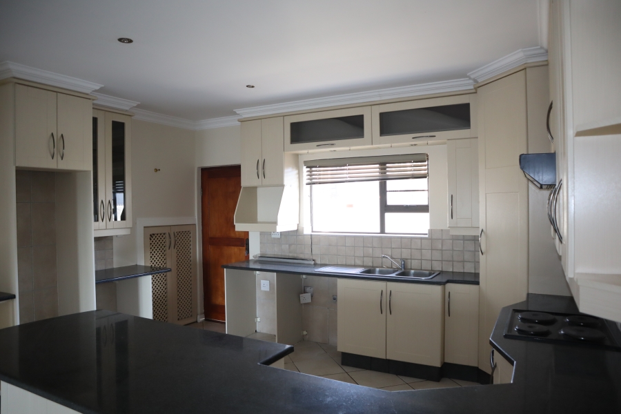 3 Bedroom Property for Sale in Wavecrest Eastern Cape